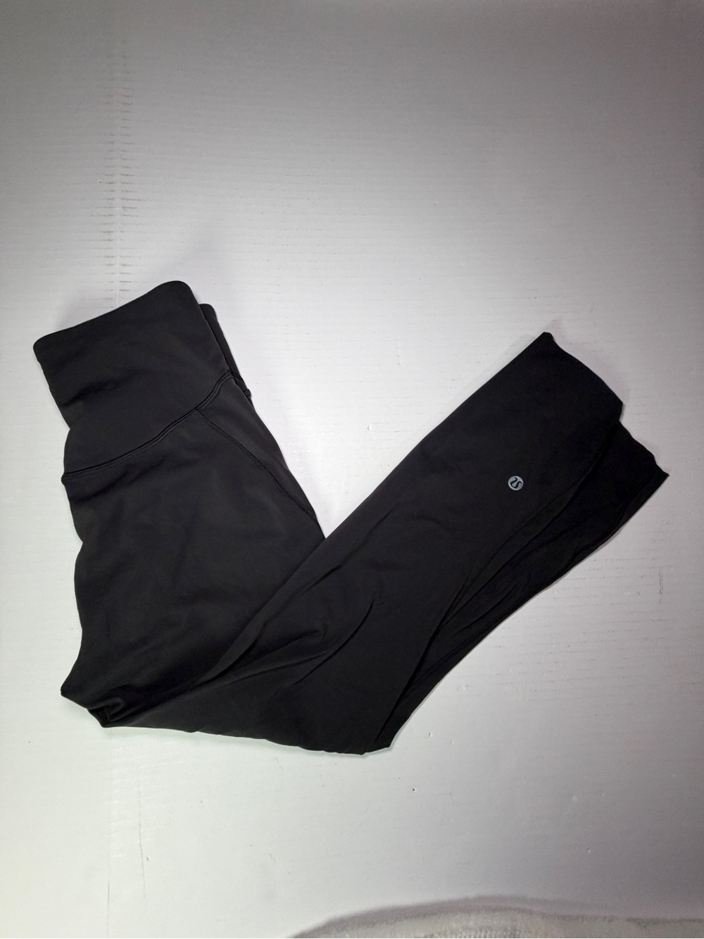 lululemon base pace crop Black High-Rise Performance Leggings est sz 6 see msmts